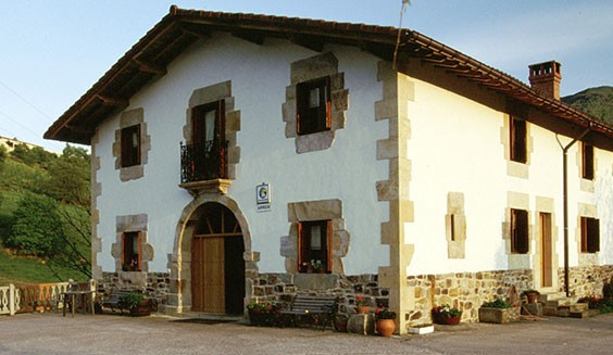 arregi-nekazalturismoa-707x327 arregi-nekazalturismoa-707x327