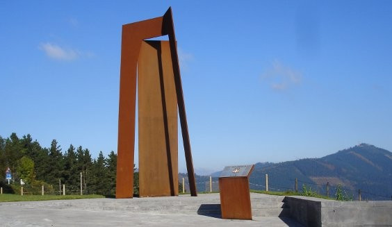 intxortakoatea-01 intxortakoatea-01